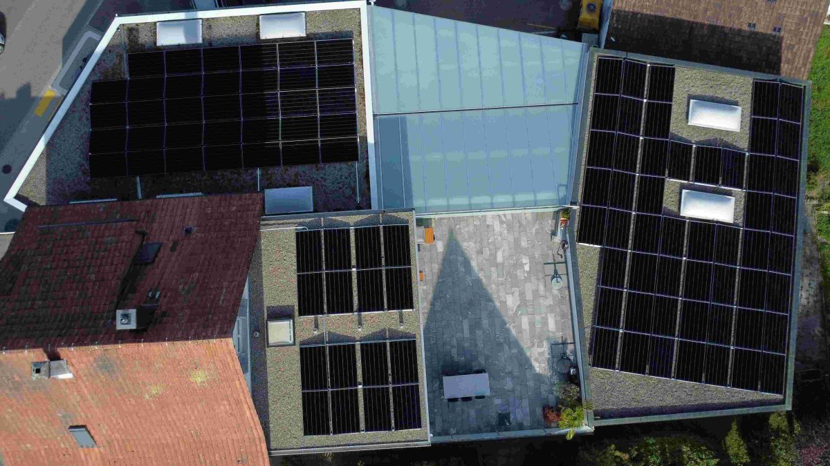 Photovoltaikanlage Garage Sigrist AG Rafz_Nachhaltige Autogarage.jpg