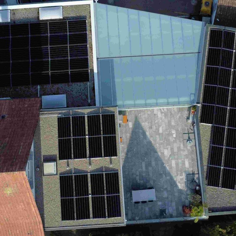 Photovoltaikanlage Garage Sigrist AG Rafz_Nachhaltige Autogarage.jpg