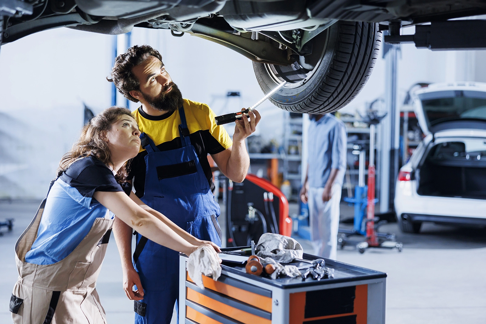 Service in der Garage Sigrist
